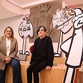 Rosa Herce y Nuria San Servando, ayer con el personaje Inkoherente.