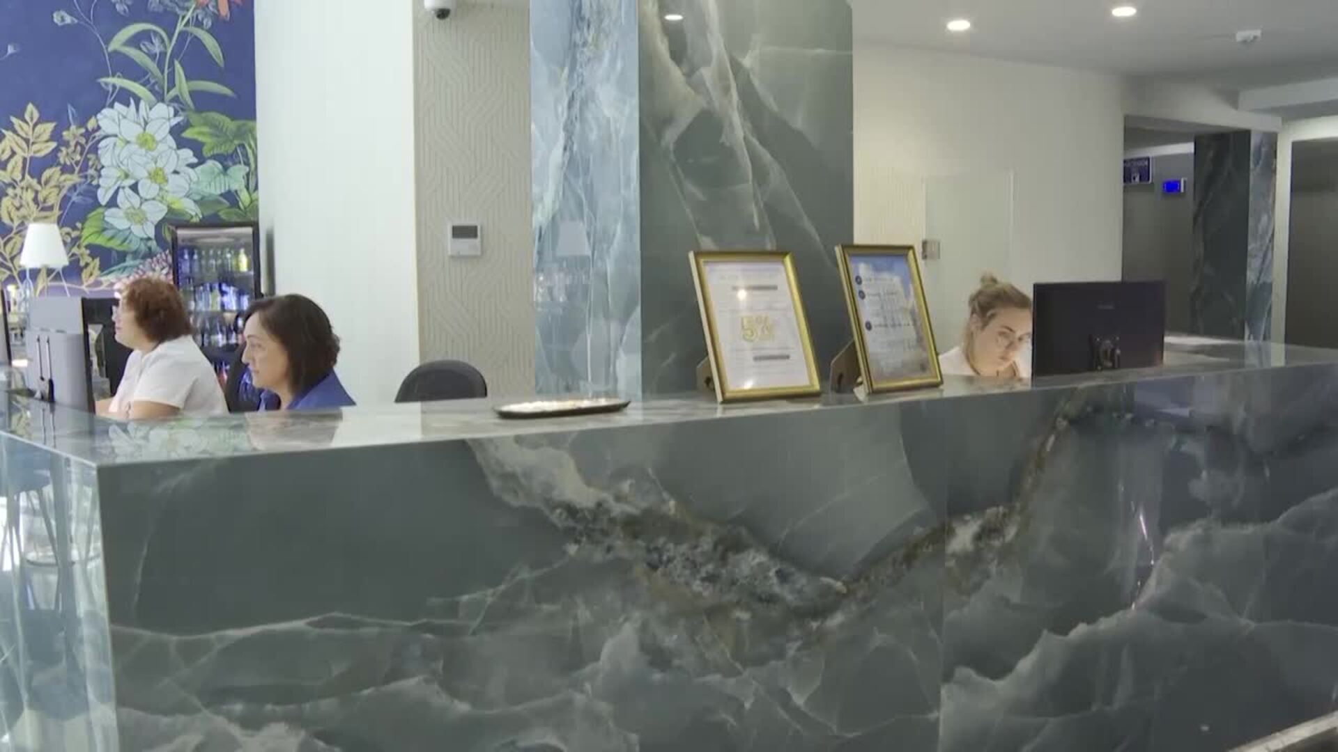 Los hoteles facturaron un 4,9% más de media por habitación en marzo