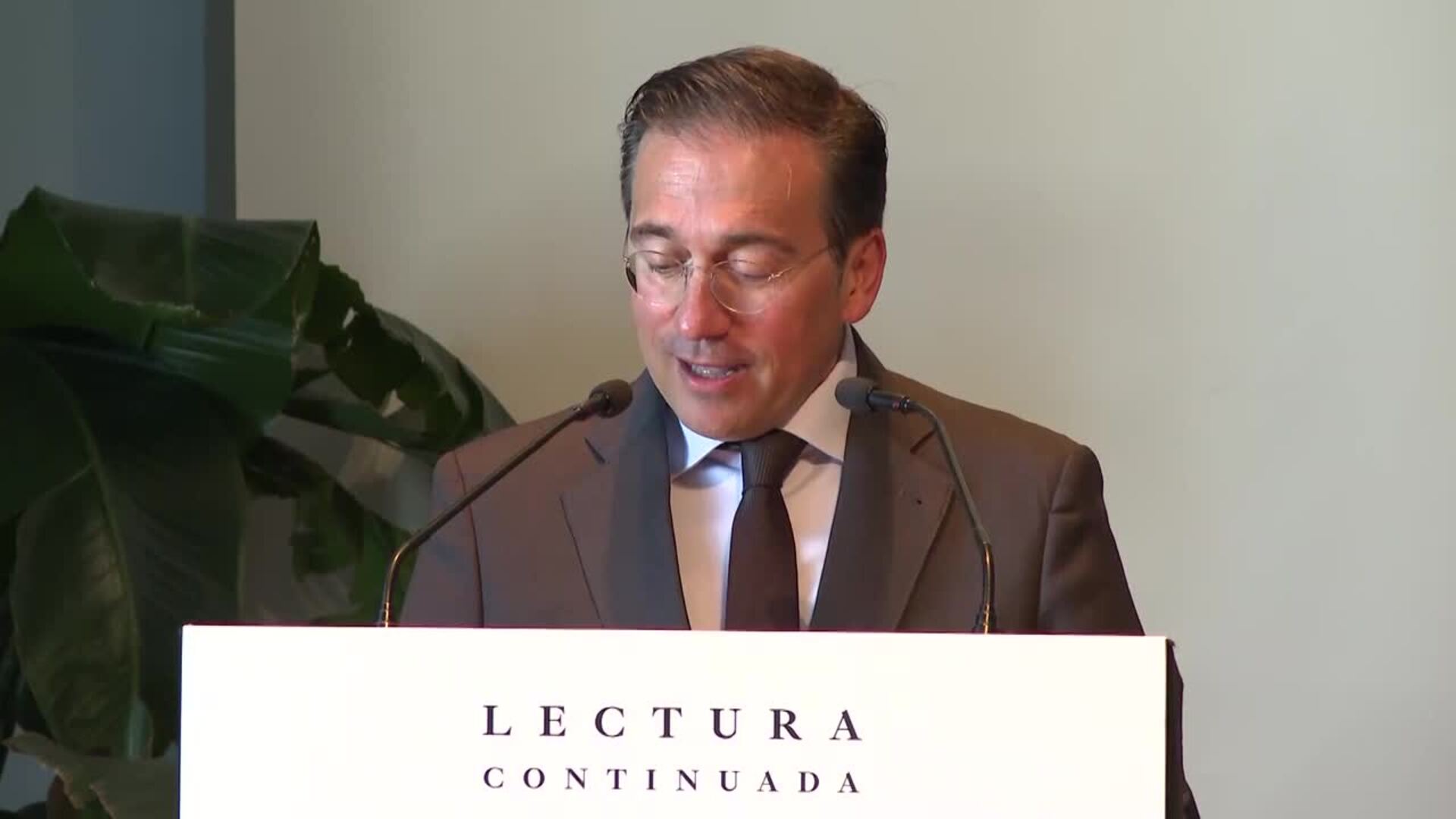 Albares participa en la XXIX Lectura Continuada de El Quijote