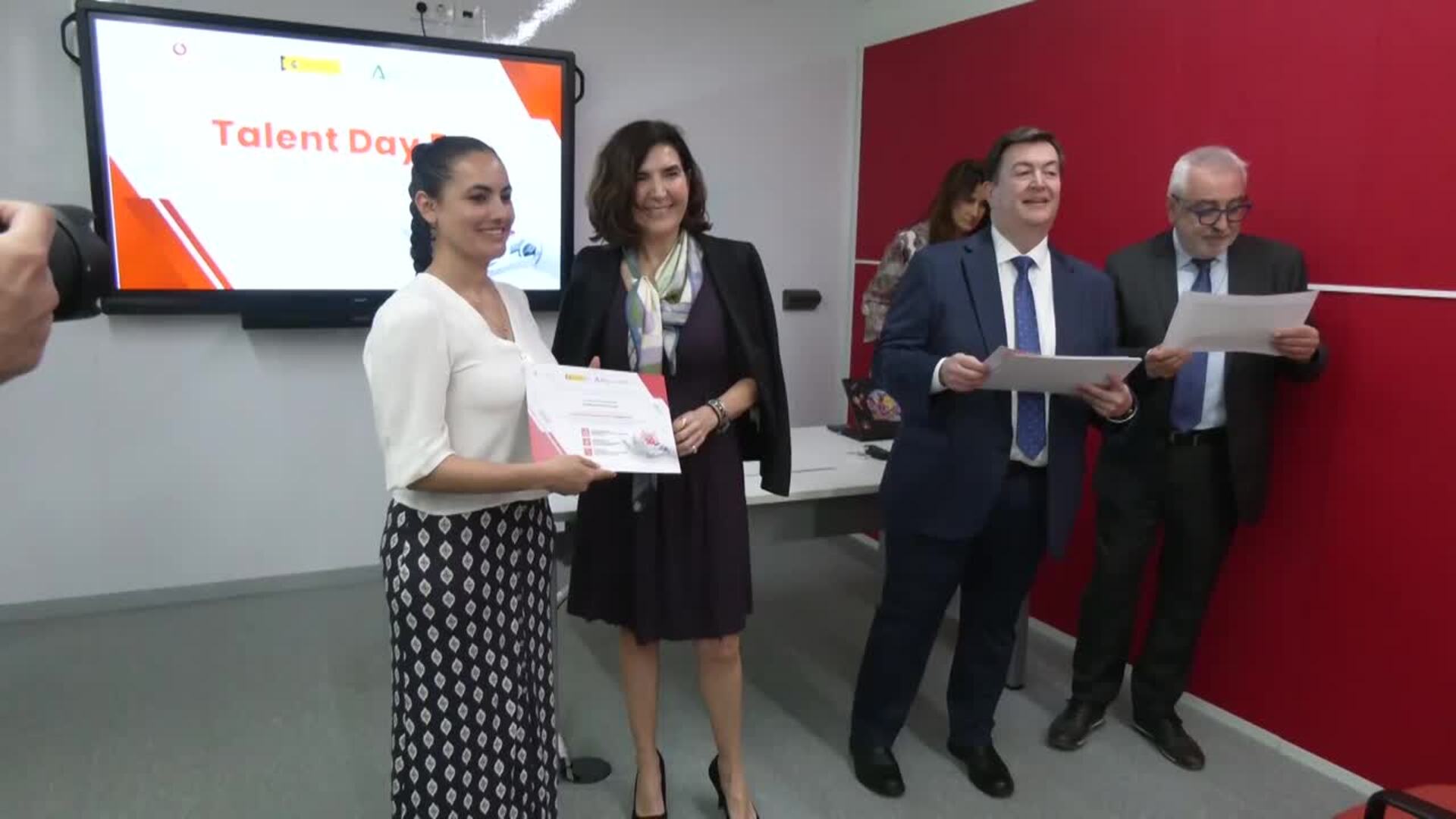 La Consejería de Empleo y Vodafone abren 3.700 plazas para formación 5G en Andalucía