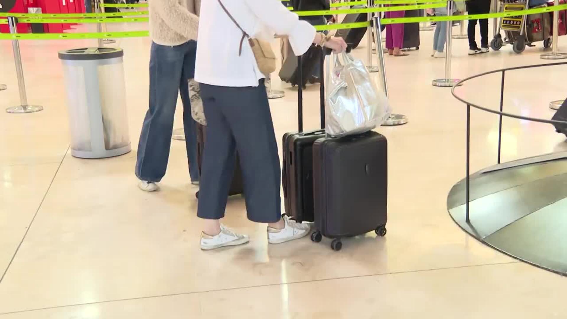 Arranca la Operación Salida por el puente de mayo en el aeropuerto Adolfo Suárez Madrid-Barajas