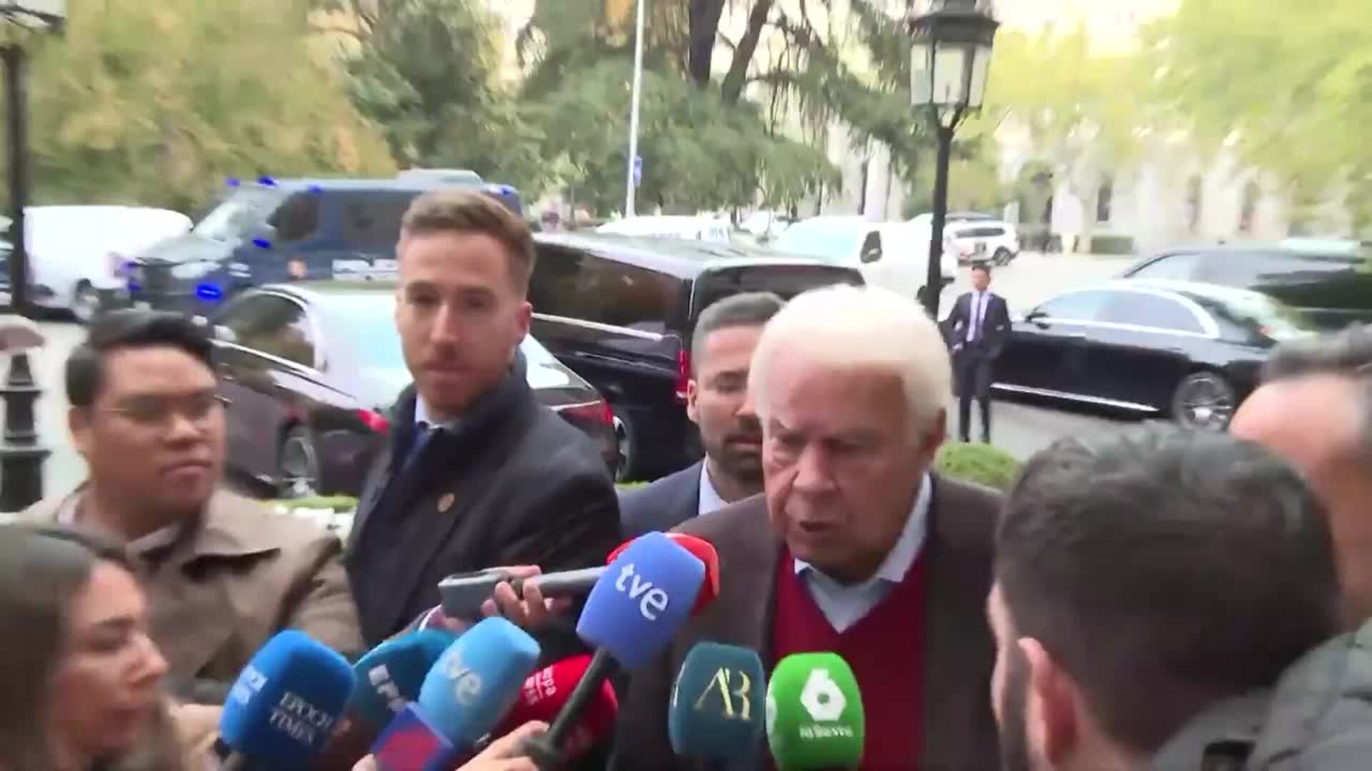 Felipe González asegura que respeta ''lo que está haciendo el Tribunal Supremo''