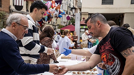 San Bernabé, a bocatitas y tragos de vino