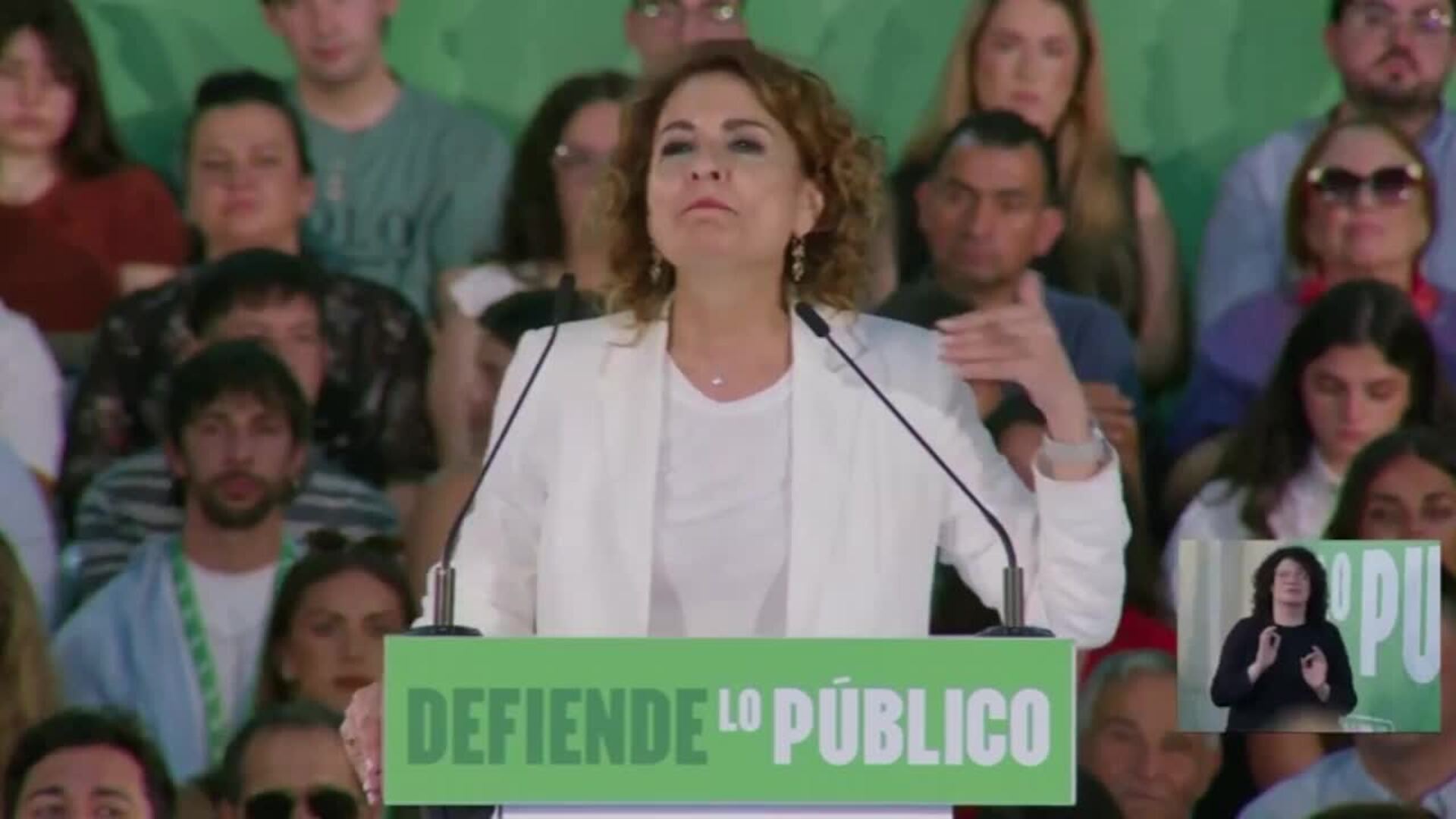 Montero pone al PSOE como "única alternativa" contra el "desmantelamiento" de lo público