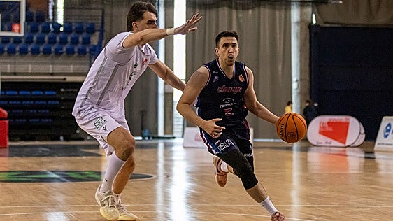 El capitán Miguel de Pablo, el primero de la lista del Clavijo