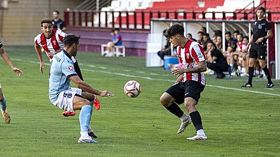 Las imágenes del partido entre la UD Logroñés y el Extremadura
