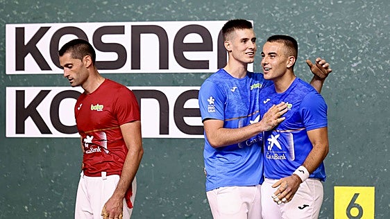 Pasillo al campeón en el Adarraga
