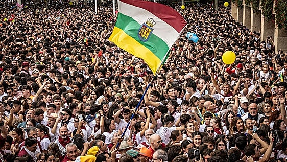 Disparo del cohete de las fiestas de San Mateo 2025.