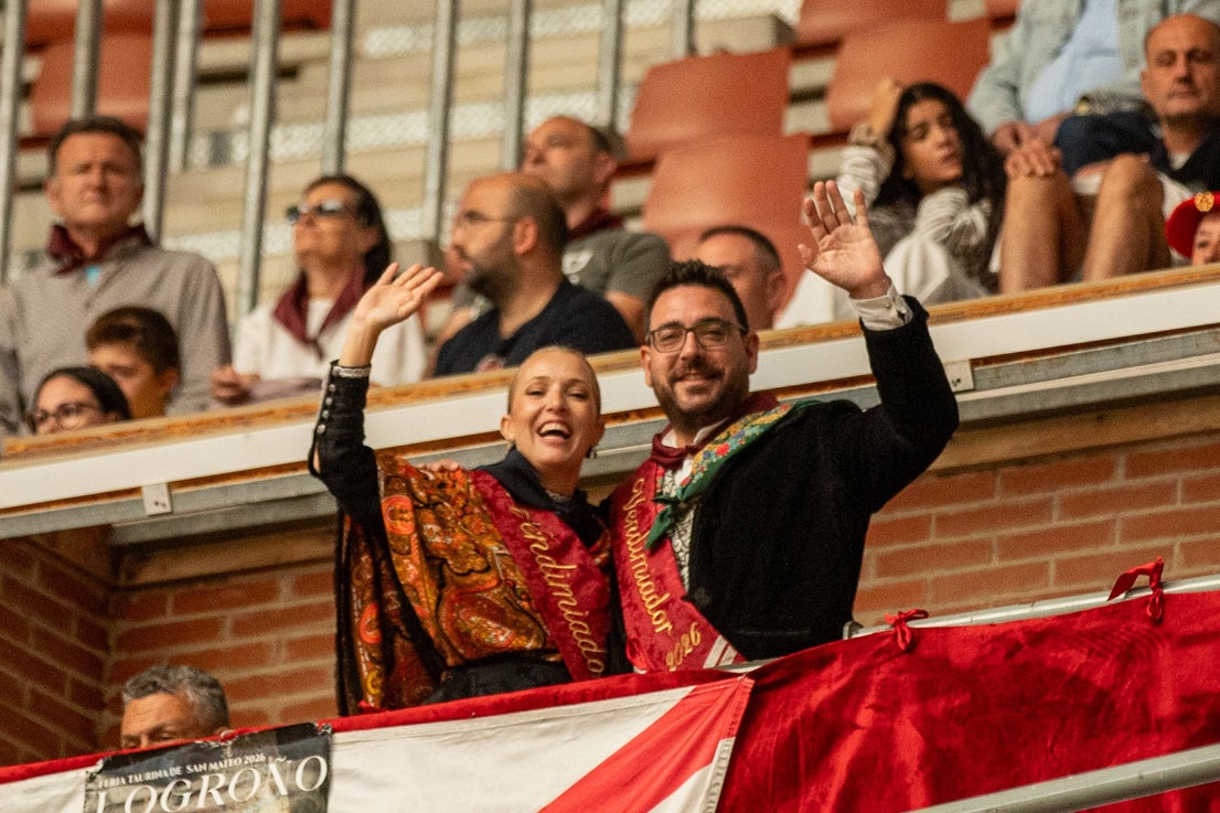 Caídas, revolcones y muchas risas durante las vaquillas