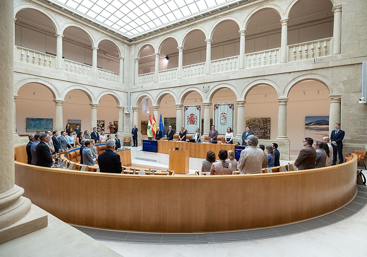 El Parlamento de La Rioja destina 4 de los 10 millones de su presupuesto a salarios de altos cargos y funcionarios – La Rioja