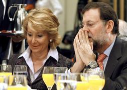 Rajoy y Aguirre, los políticos con más seguidores en las redes sociales