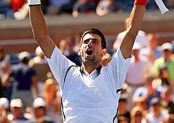 Djokovic celebra su pase a la final tras derrotar a Ferrer. / Efe