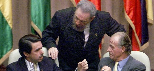 Castro, Aznar y el Rey, durante la Cumbre en La Habana de 1999./ Archivo