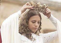 Isabel se corona reina./ TVE