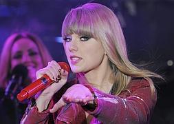 Taylor Swift, durante una actuación en Times Square. / Foto: Peter Foley (Efe) | Vídeo: Europa Press