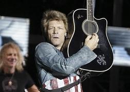 Bon Jovi, durante su concierto en Madrid. / Foto: Paco Campos (Efe) | Vídeo: Atlas