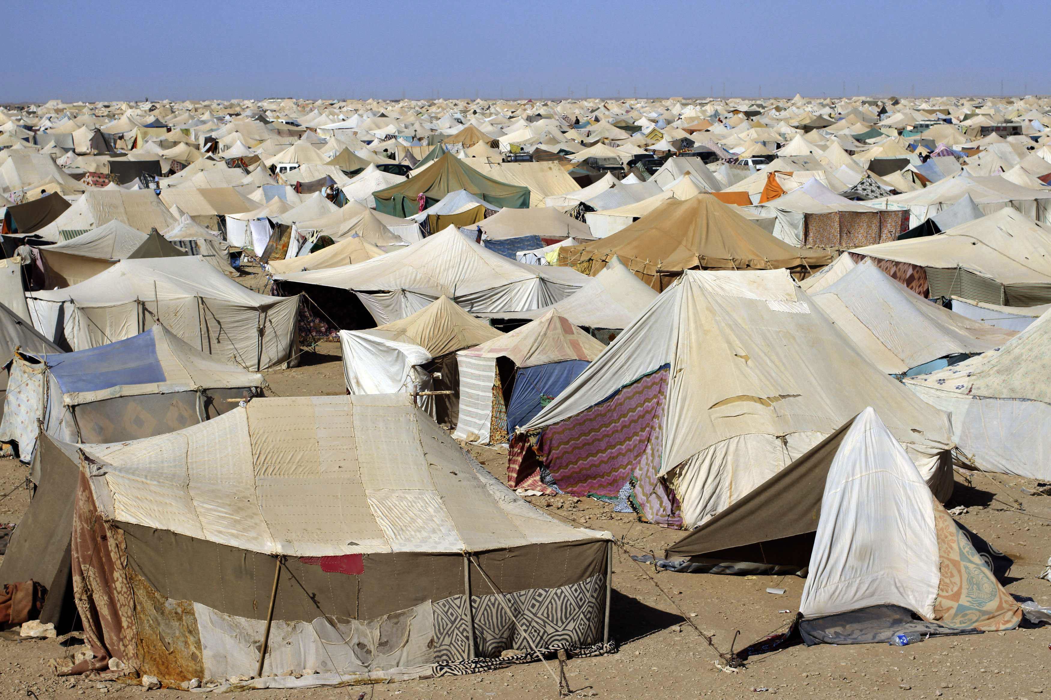 Campamento a las afueras de El Aaiún