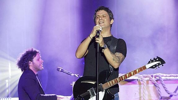 Alejandro Sanz, durante una actuación. 