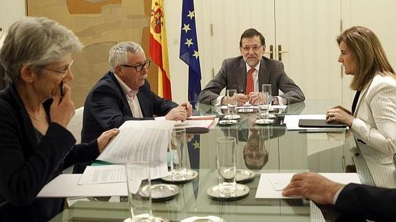 Foto de la reunión en la Moncloa 