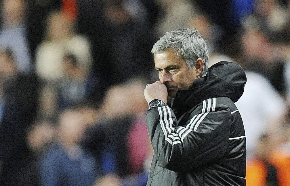 Mourinho, durante el Chelsea-Atlético.  