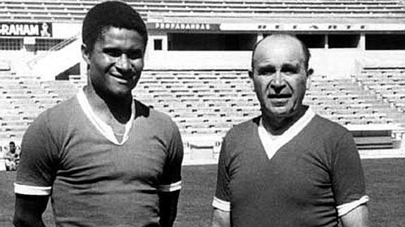 Eusebio y Bela Guttman, en una imagen de archivo