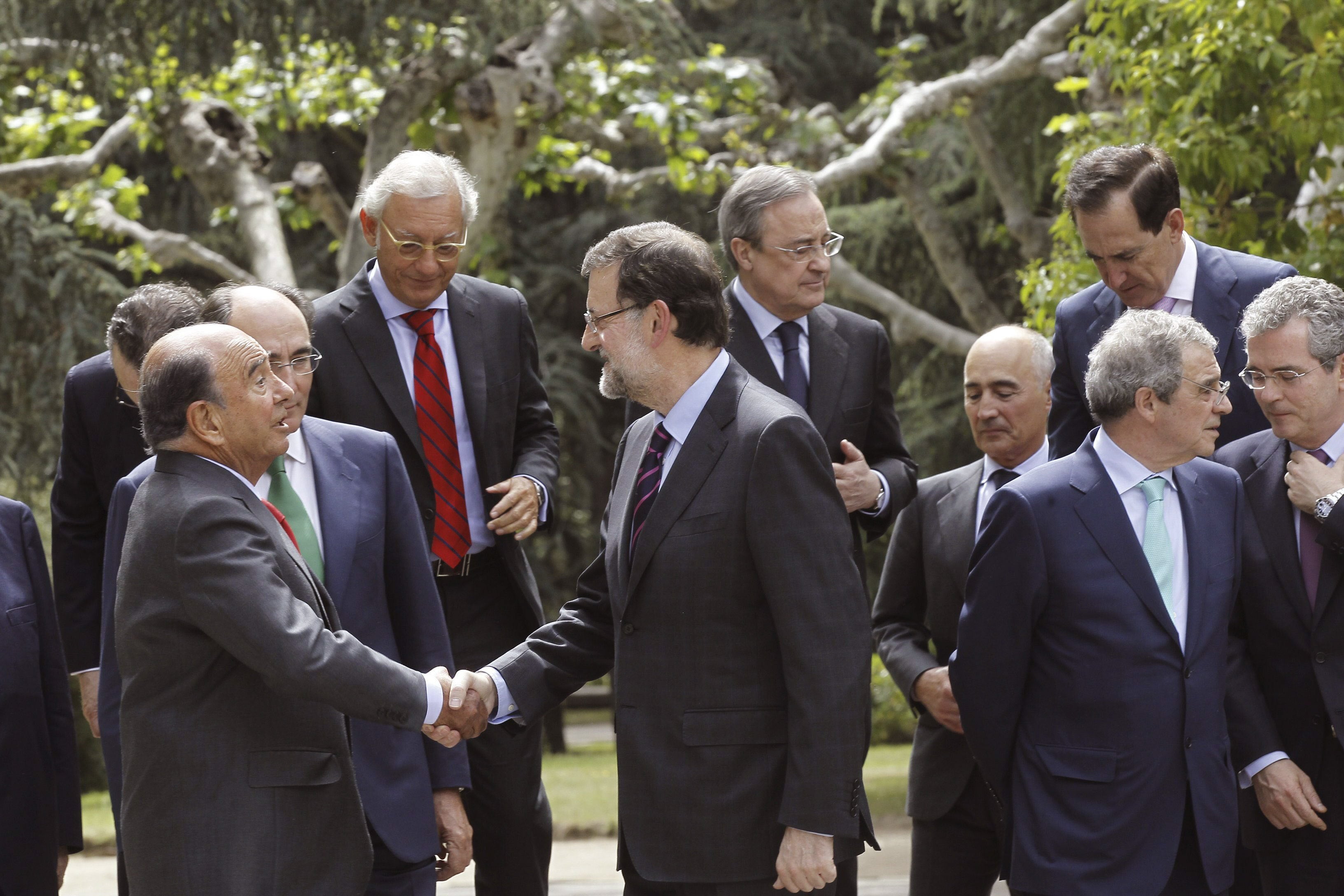 Emilio Botín saluda a Mariano Rajoy. 