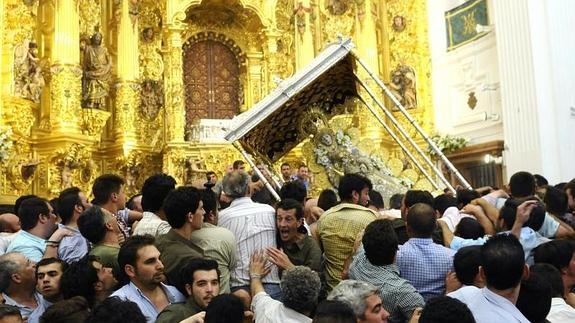 Los almonteños han saltado la reja a las 3.13 horas. 