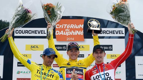 Andrew Talansky, entre Alberto Contador y Jurgen Van Den Broeck. 