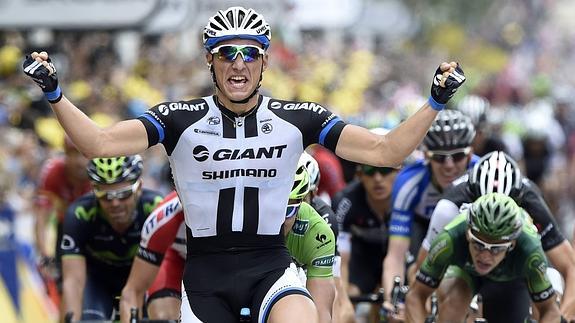 Marcel Kittel celebra su victoria de etapa. 