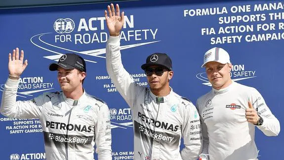 Hamilton (c), Rosberg (i) y Bottas.