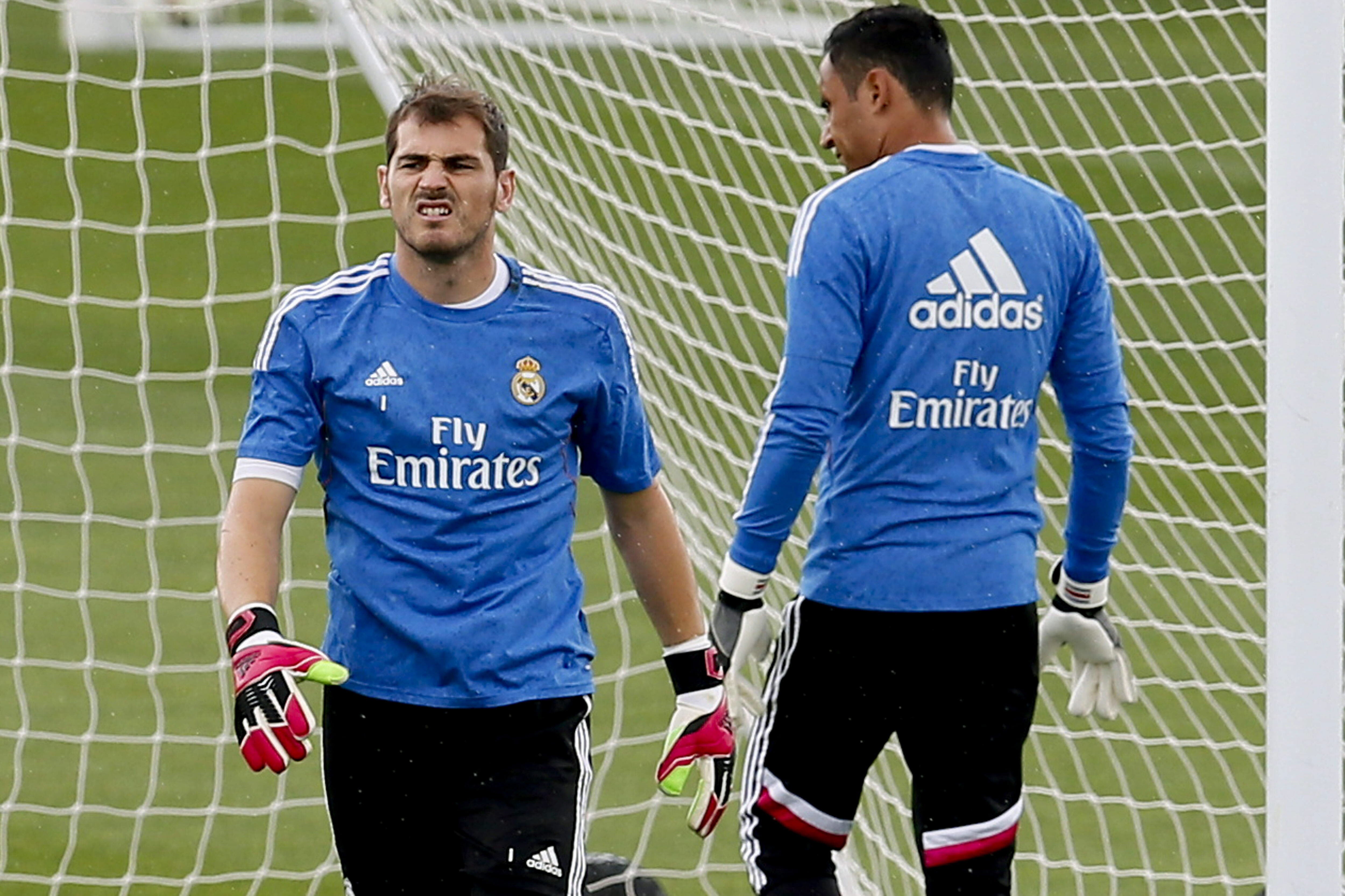 Iker Casillas y Keylor Navas, durante un entrenamiento. / Efe