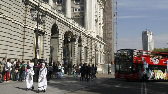 Grupos de turistas en Madrid. 