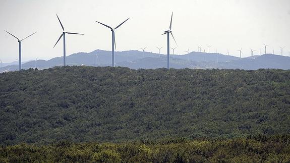 Aerogeneradores de Gamesa en el parque eólico de Alaiz, Navarra 