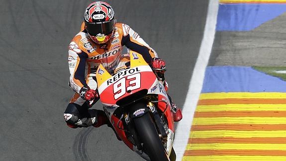 Márquez se queda solo en la historia