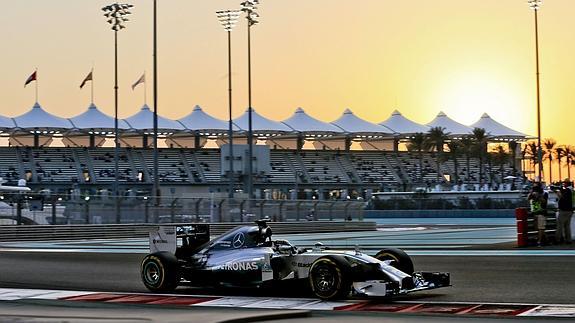 Hamilton en el circuito de Abu Dabi