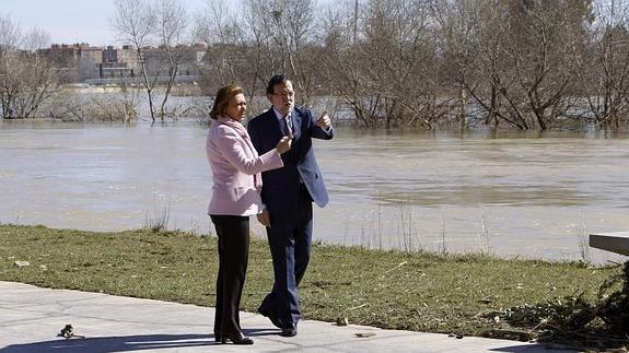 Rudí y Rajoy, durante su visita a las zonas afectadas.