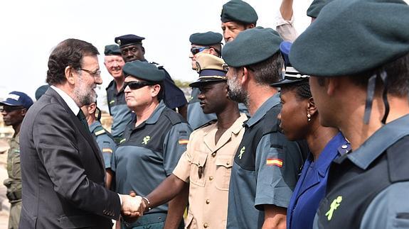 Rajoy, en el puerto de Dakar. 