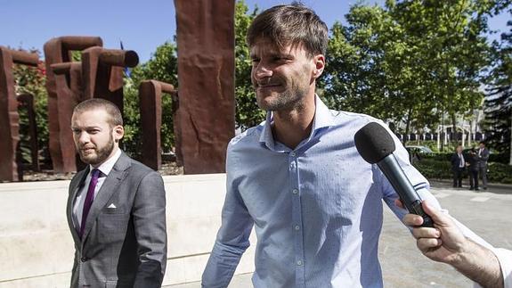 Leo Franco, a su llegada esta mañana a la Ciudad de la Justicia de Valencia. 