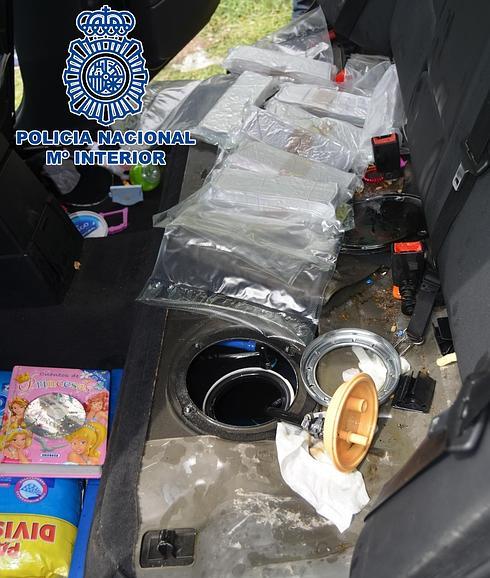 La droga estaba en el interior del depósito de combustible. 