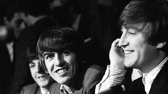 Paul McCartney, George Harrison y John Lennon en Nueva York.