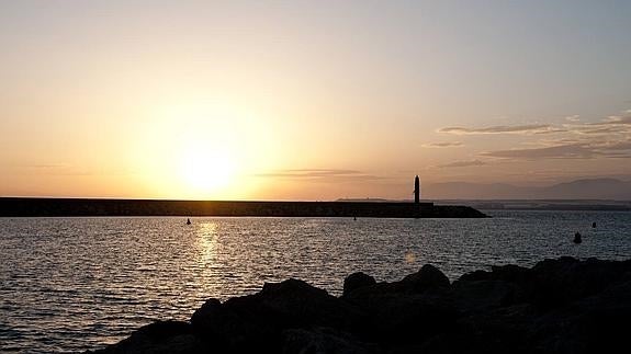 Atardecer en el puerto de Almerimar. 