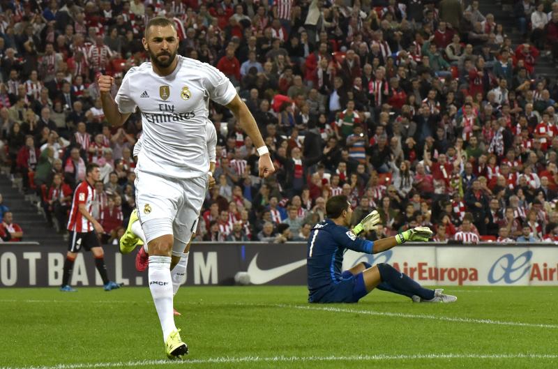 Benzema celebra su gol en San Mamés. 