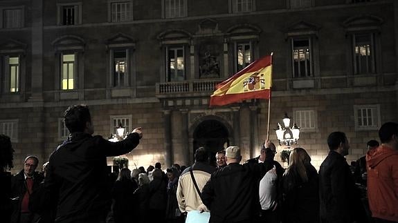 Concentración enfrente la Generalitat de Catalunya.