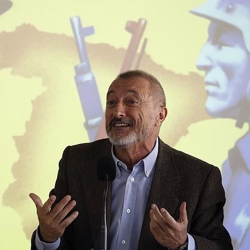 Pérez Reverte, durante la presentación del libro.