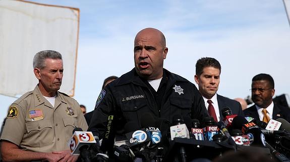 Rueda de prensa de Jarrod Burguan, jefe del Departamento de Policía de San Bernardino.