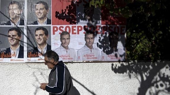 Carteles electorales de C's y PSOE.