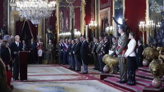 Pedro Morenés interviene en presencia de los Reyes. 