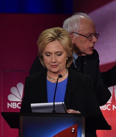 Hillary Clinton y Bernie Sanders. 