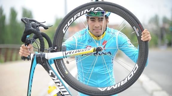 Landa posa con el uniforme de su anterior equipo, el Astana. 