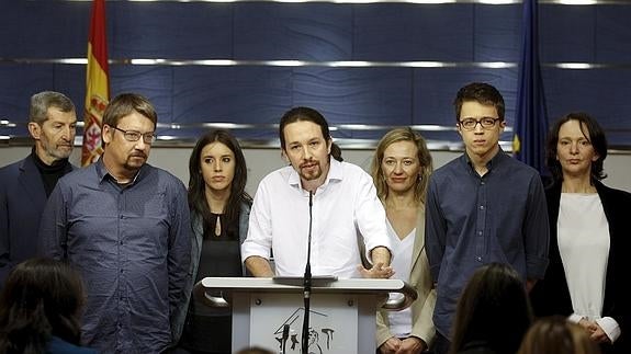 Pablo Iglesias, junto a su equipo de confianza.